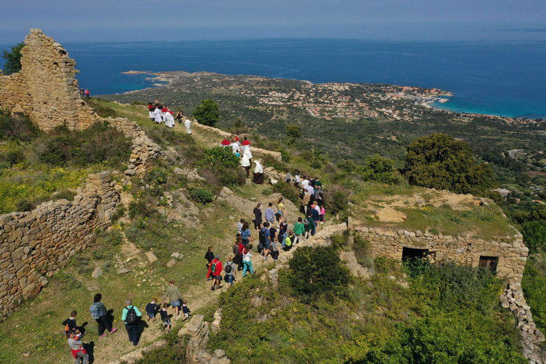 Célébration de la messe à Oci le 2 mai 2022 Célébration de la messe à Oci le 2 mai 2022