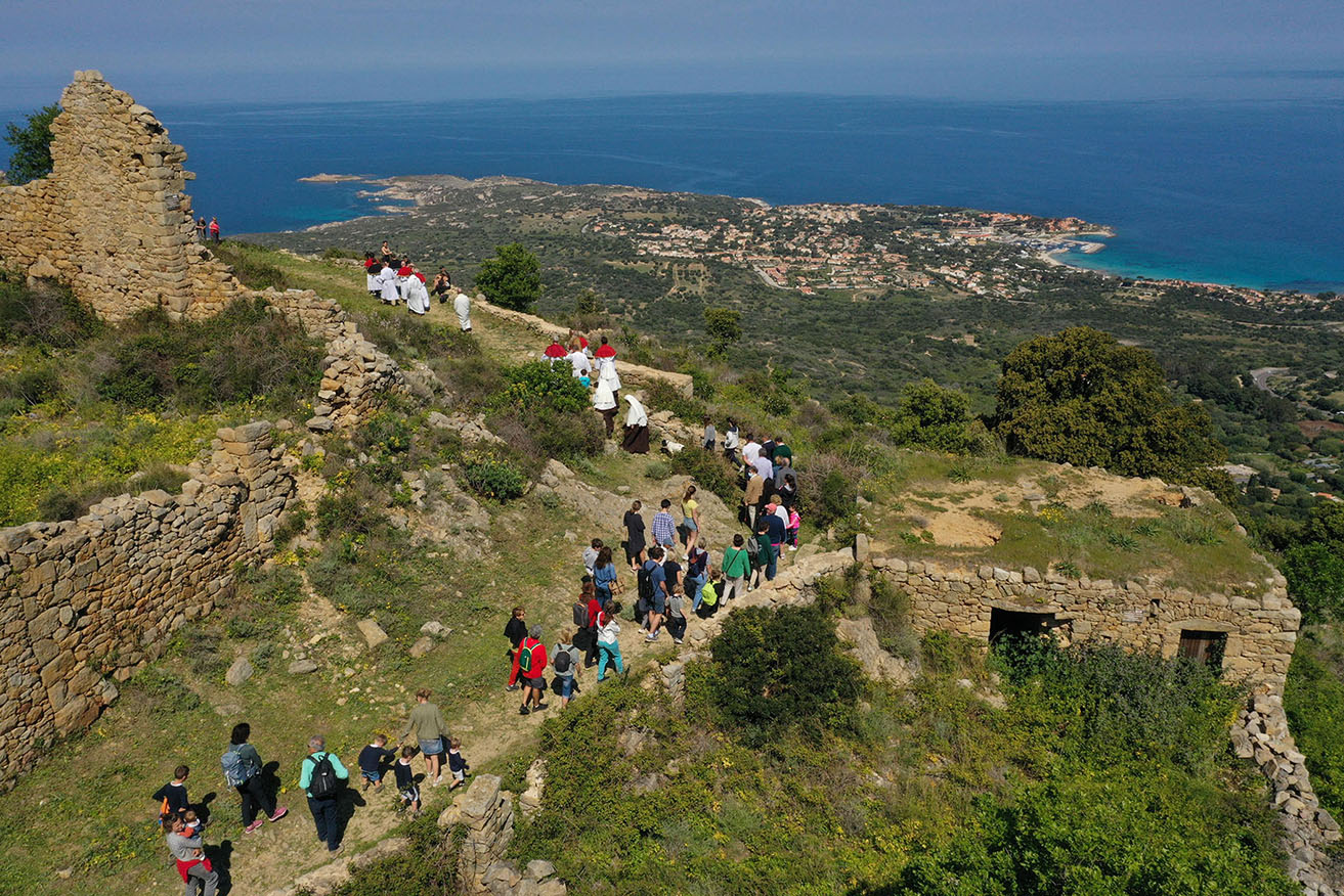 Célébration de la messe à Oci le 2 mai 2022 Célébration de la messe à Oci le 2 mai 2022