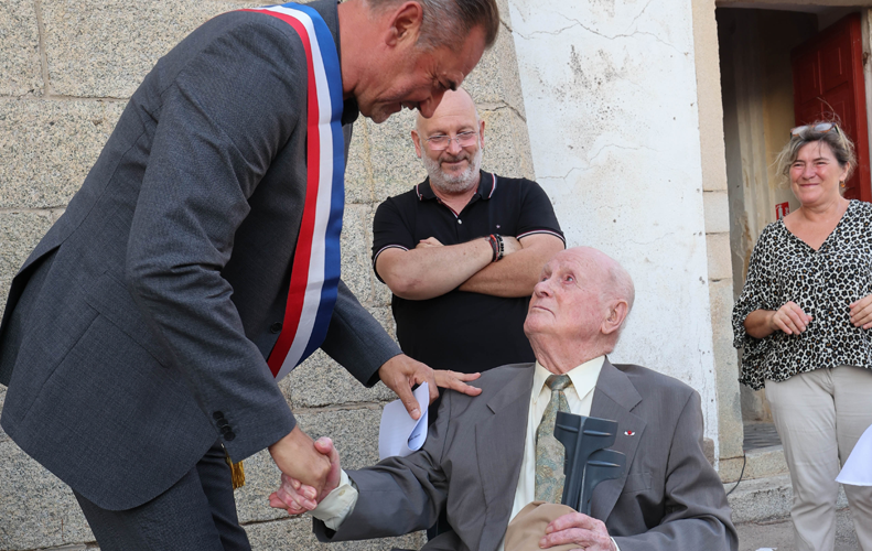 Centenaire du Colonel Pierre Neuville sur la place du village, le 3 septembre 2022