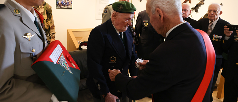 Le Lieutenant-Colonel Pierre Neuville élevé à la dignité de Grand Officier de la Légion d'honneur