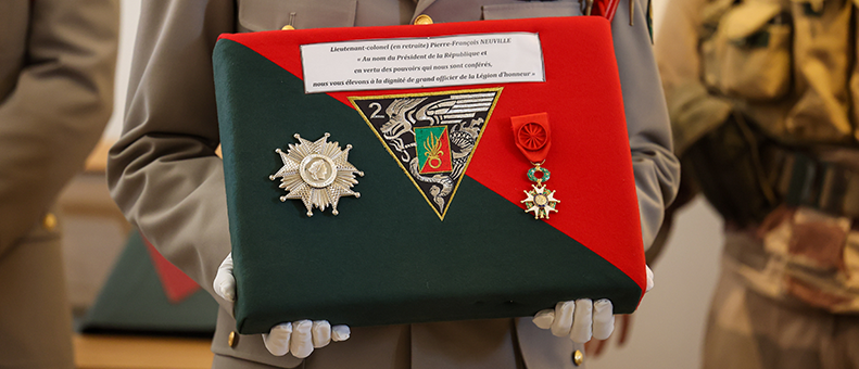 Le Lieutenant-Colonel Pierre Neuville élevé à la dignité de Grand Officier de la Légion d'honneur
